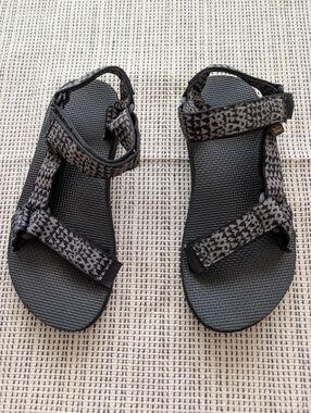 Teva Original Universal Sandals in Etching Black